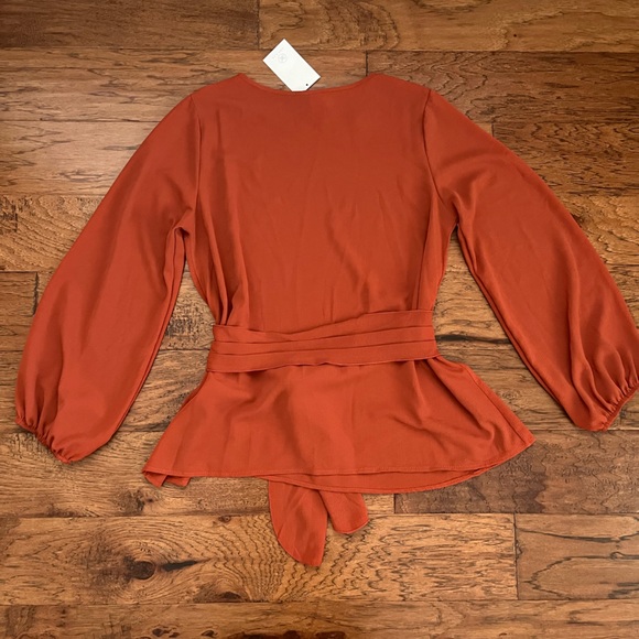 NWT Liam & Co. Rust Long Sleeve Top w/ Attached Sash - Picture 5 of 6